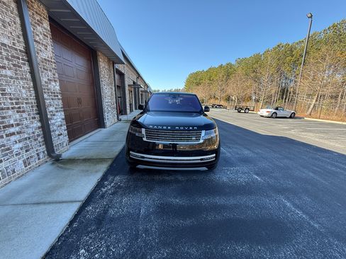 Used 2023 Land Rover Range Rover First Edition image 2