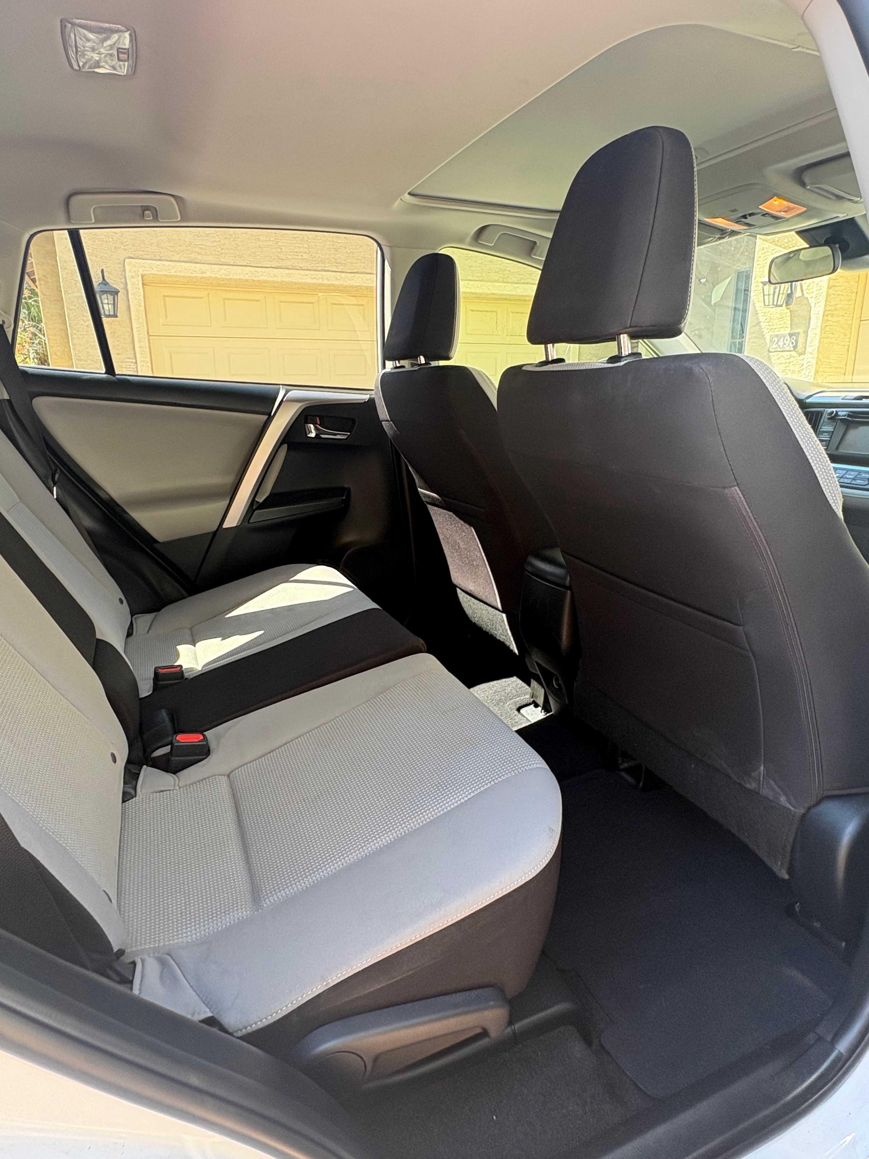 Used 2017 Toyota RAV4 XLE w/ Carpet Mat Package FWD image 11