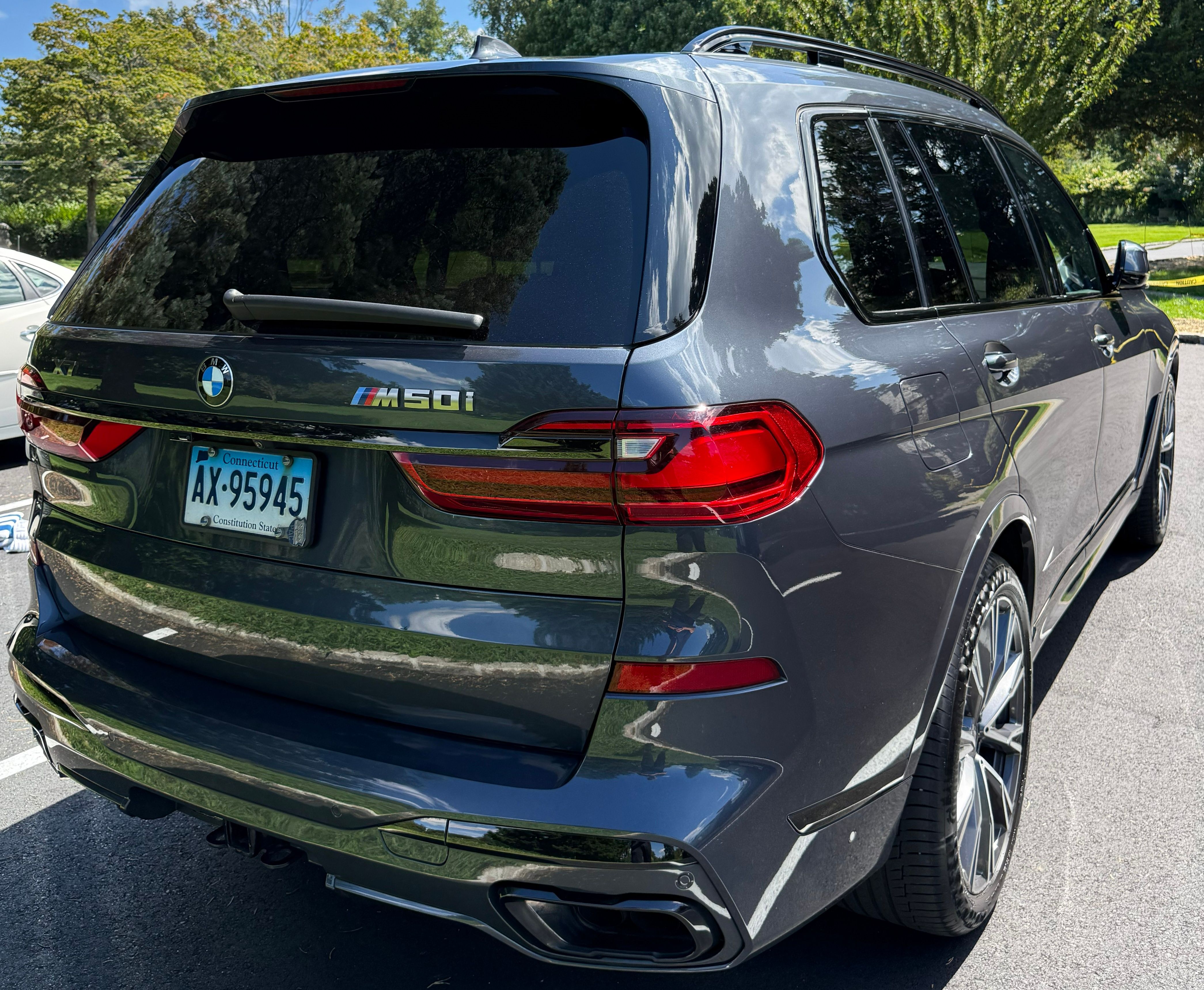 Used 2021 BMW X7 M50i w/ Dynamic Handling Package AWD/4WD image 13