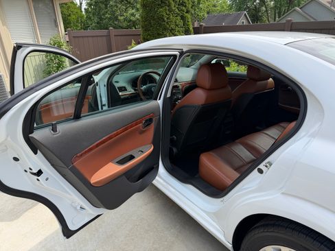 Used 2009 Saturn Aura XR FWD image 20