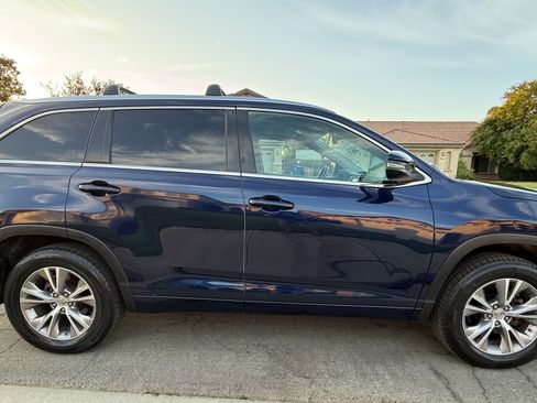 Used 2015 Toyota Highlander XLE FWD image 16