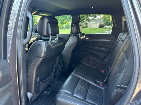 Used 2016 Jeep Grand Cherokee Limited AWD/4WD image 12