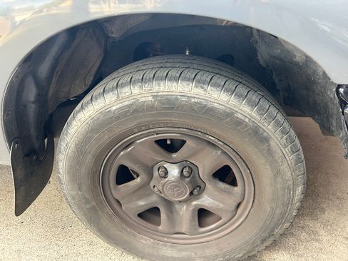 Used 2002 Toyota Tacoma 2WD Regular Cab image 13