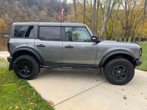 Used 2022 Ford Bronco Wildtrak image 2