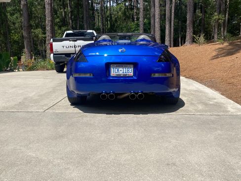 Used 2005 Nissan 350Z Touring RWD image 12