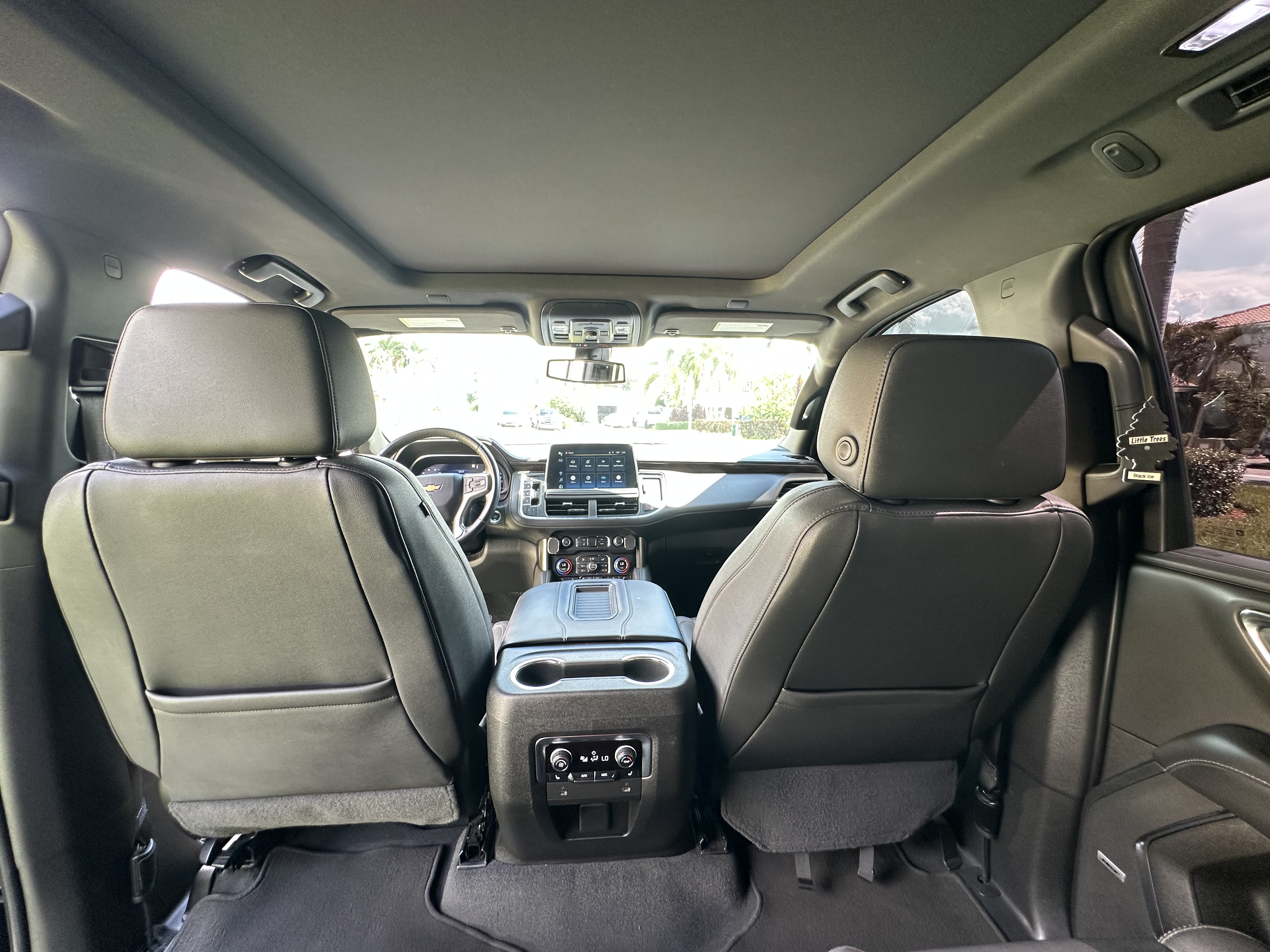 Used 2022 Chevrolet Suburban LT w/ LT Signature Package AWD/4WD image 14