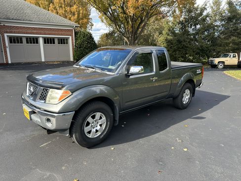 Used 2007 Nissan Frontier NISMO image 4