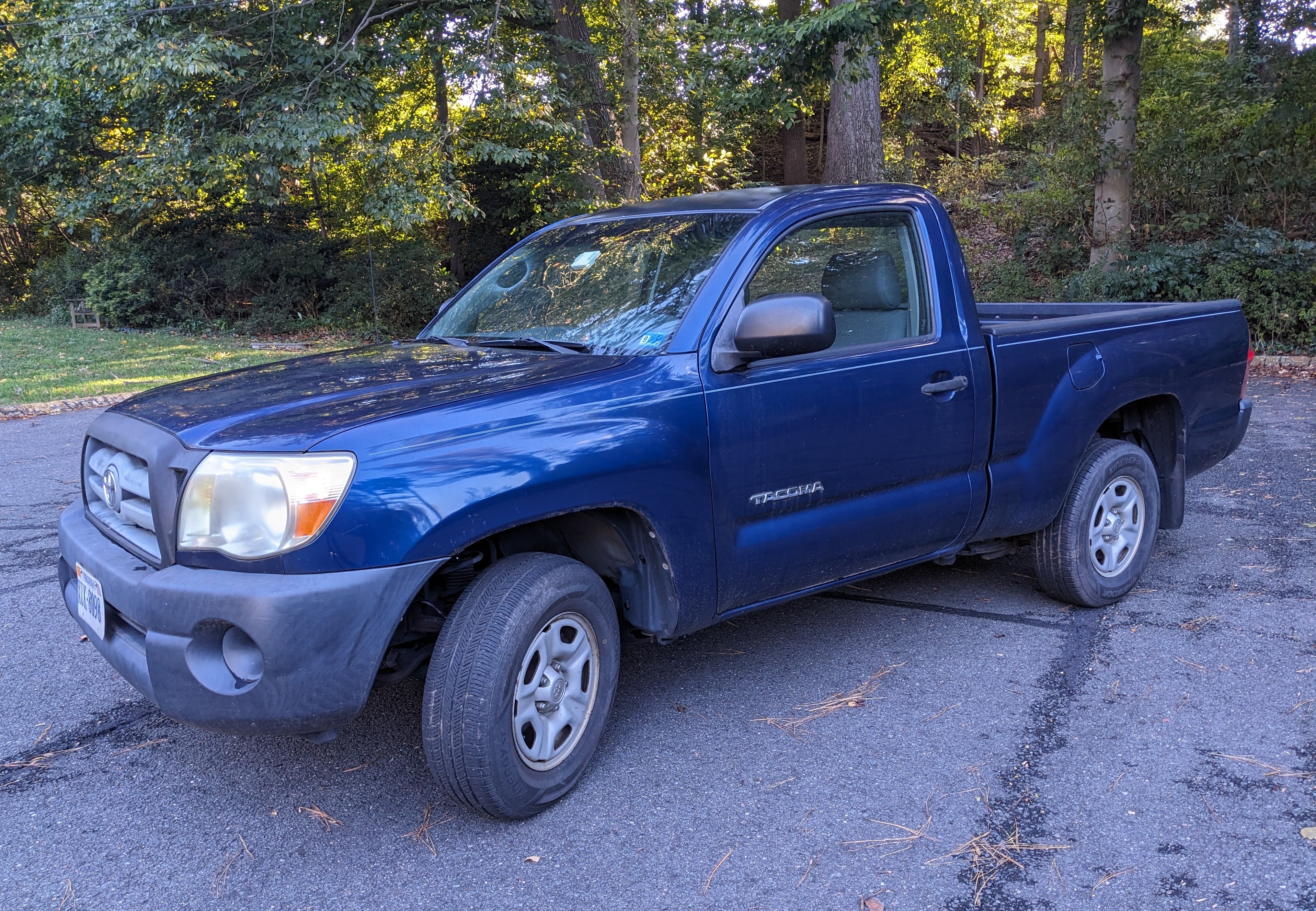 Used 2005 Toyota Tacoma 2WD Regular Cab image 1