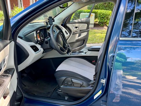 Used 2017 GMC Terrain SLE FWD image 9