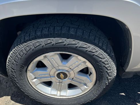 Used 2011 Chevrolet Avalanche LT w/ Luxury Package AWD/4WD image 23