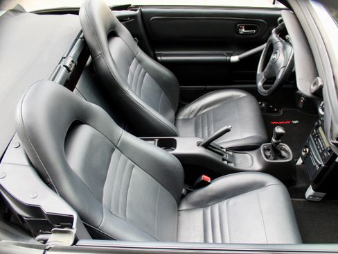 Used 2003 Toyota MR2 RWD image 25