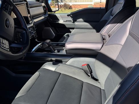 Used 2025 Ford F150 Raptor image 13