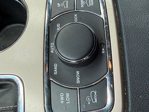 Used 2017 Jeep Grand Cherokee Overland w/ Jeep Active Safety Group image 1