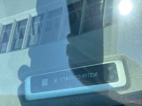 Used 2017 GMC Savana 2500 image 15