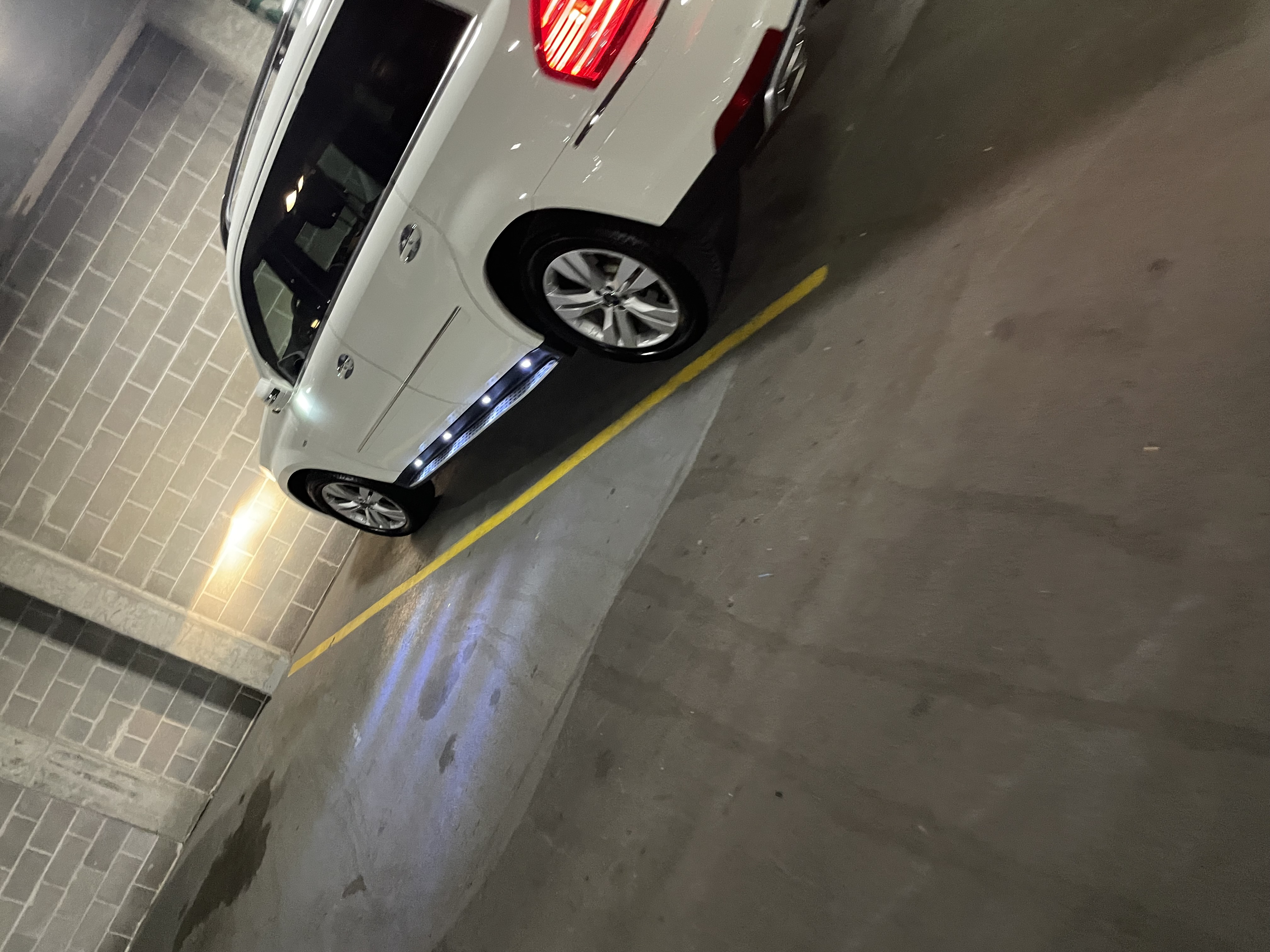 Used 2012 Mercedes-Benz GL 320 BlueTEC 4MATIC image 4