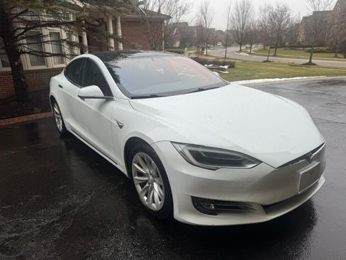 Used 2018 Tesla Model S 75D image 2