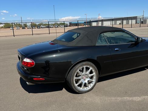 Used 2002 Jaguar XK R image 8