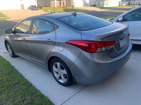 Used 2013 Hyundai Elantra GLS w/ Preferred Pkg FWD image 4