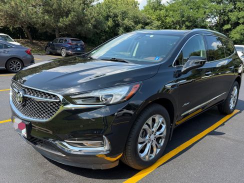 Used 2018 Buick Enclave Avenir w/ Avenir Technology Package AWD/4WD image 9