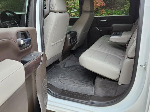 Used 2022 GMC Sierra 3500 SLT w/ SLT Premium Package image 15