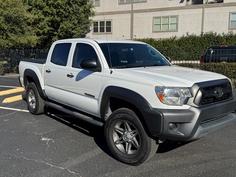 Used 2013 Toyota Tacoma PreRunner image 1