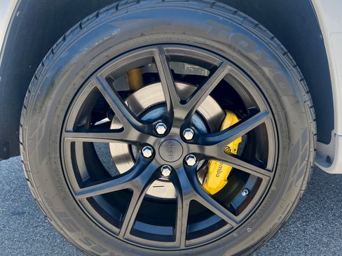 Used 2018 Jeep Grand Cherokee Trackhawk image 28