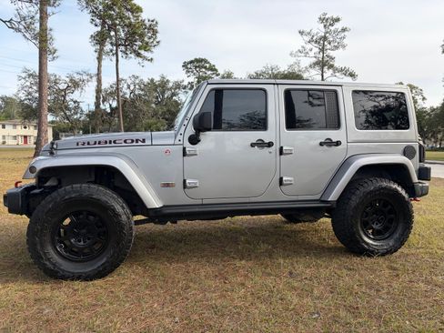 Used 2013 Jeep Wrangler Unlimited Rubicon image 1