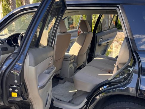 Used 2011 Suzuki Grand Vitara Premium image 10