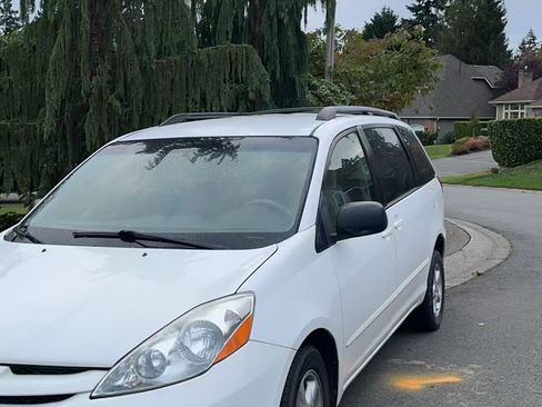 Used 2006 Toyota Sienna CE image 1