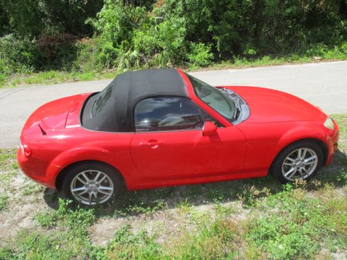 Used 2009 MAZDA MX-5 Miata Sport RWD image 6