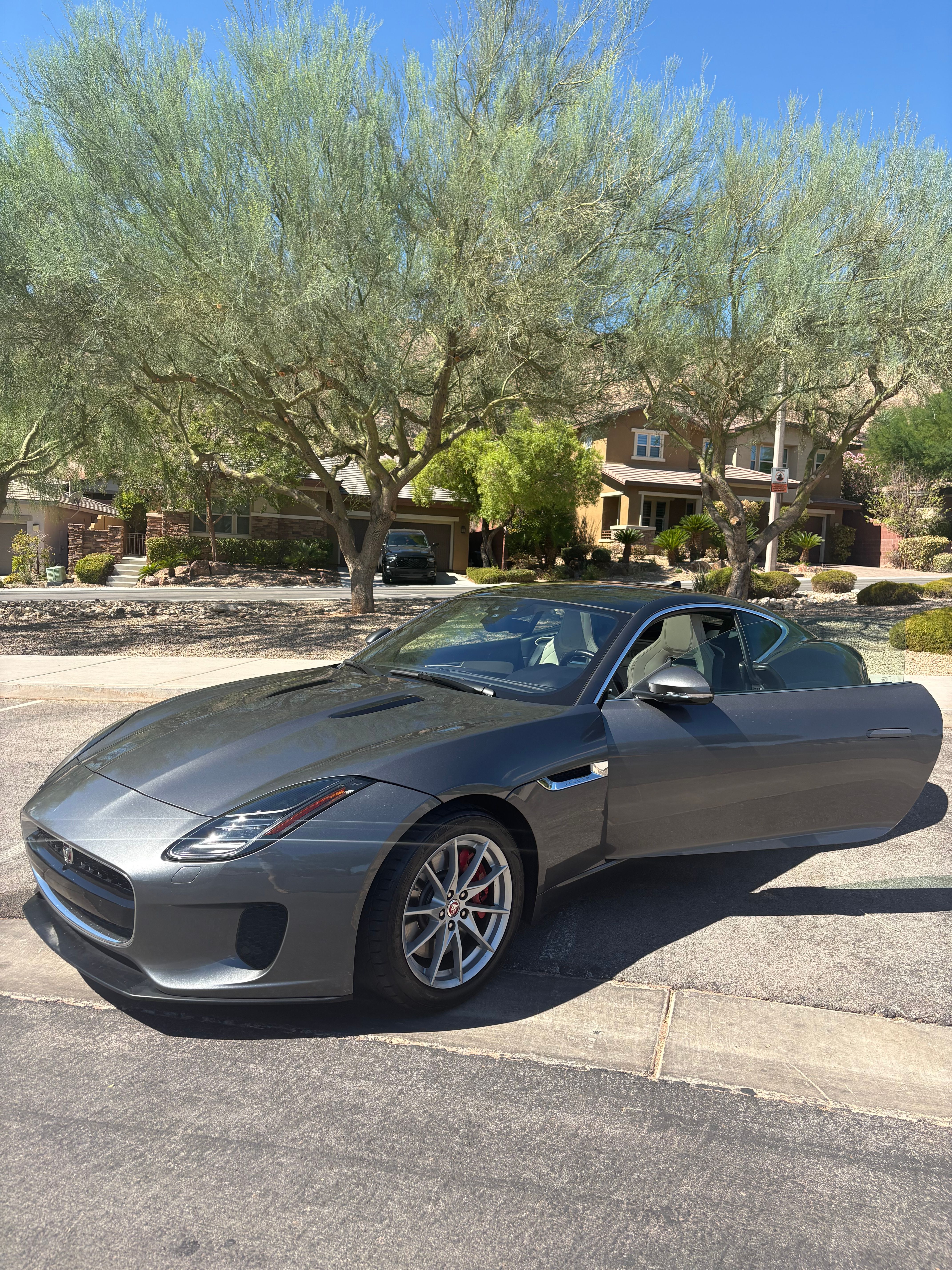 Used 2019 Jaguar F-TYPE Coupe RWD image 1