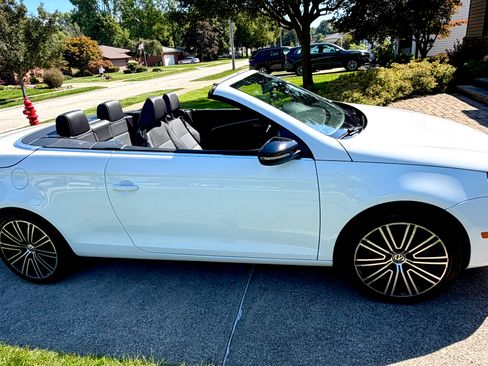 Used 2014 Volkswagen Eos FWD image 8