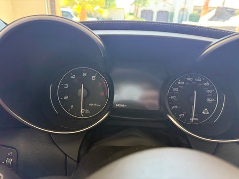 Used 2017 Alfa Romeo Giulia Quadrifoglio image 12