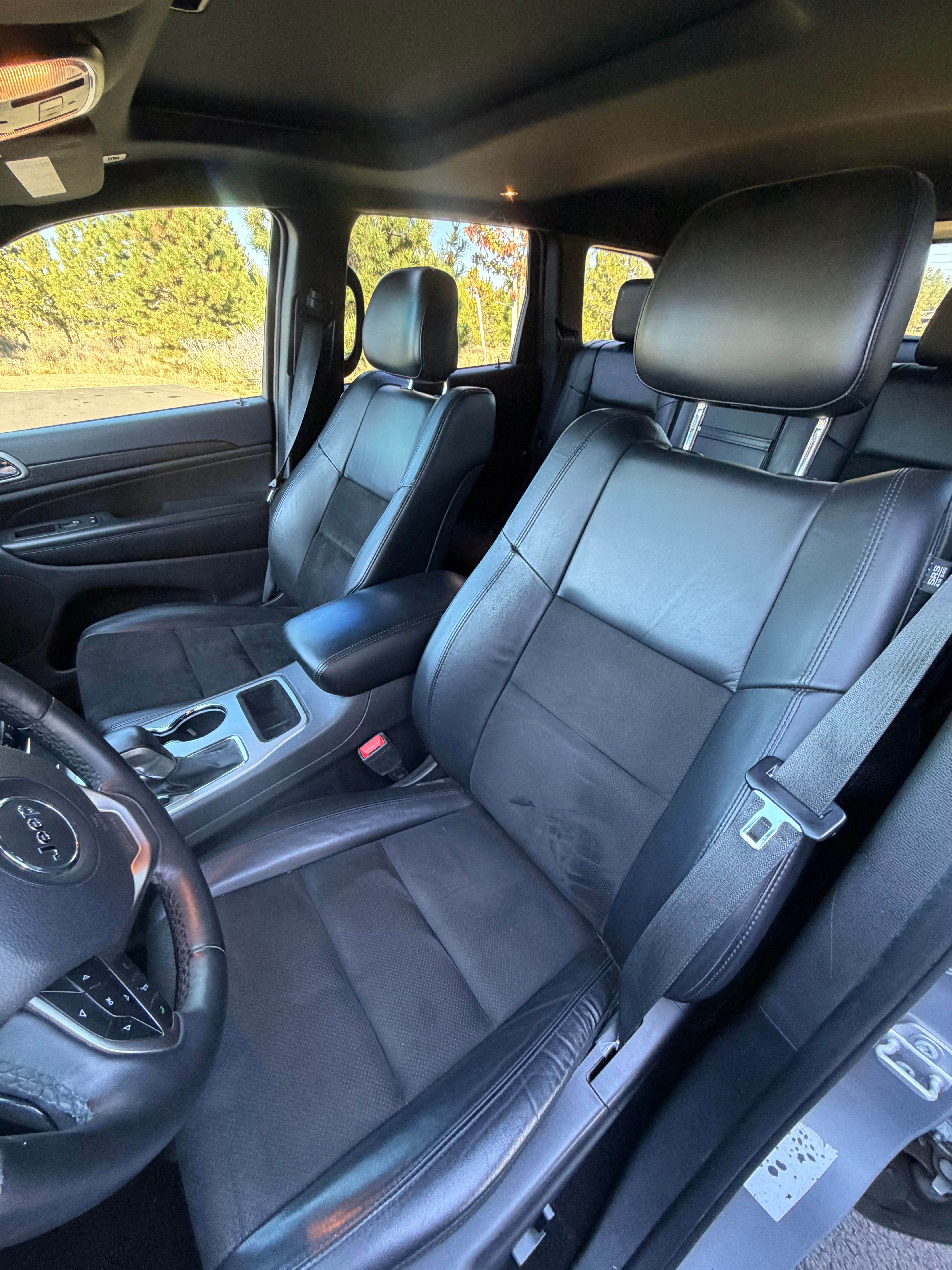 Used 2019 Jeep Grand Cherokee Altitude AWD/4WD image 11