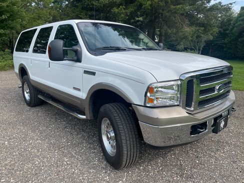 Used 2005 Ford Excursion Eddie Bauer image 5