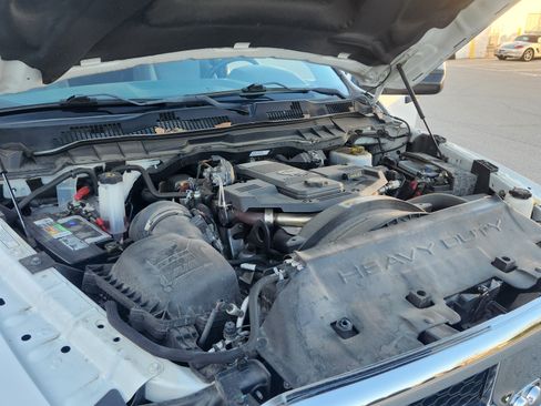 Used 2018 RAM 2500 Tradesman w/ Chrome Appearance Group image 13