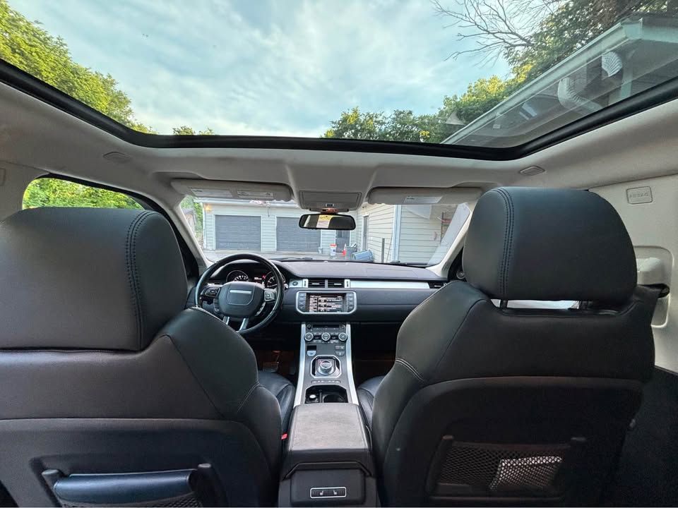 Used 2015 Land Rover Range Rover Evoque Pure Plus AWD/4WD image 4