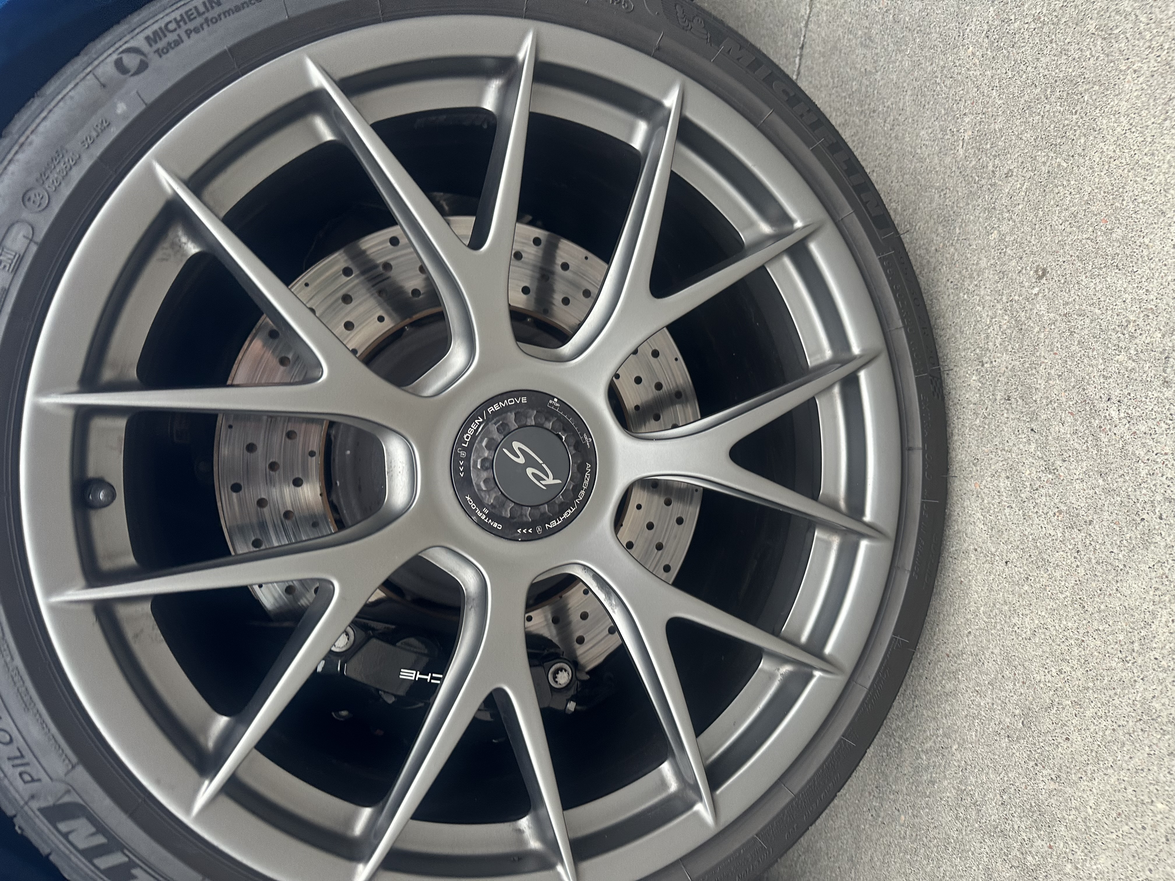Used 2025 Porsche 718 Cayman GT4 RS RWD image 18