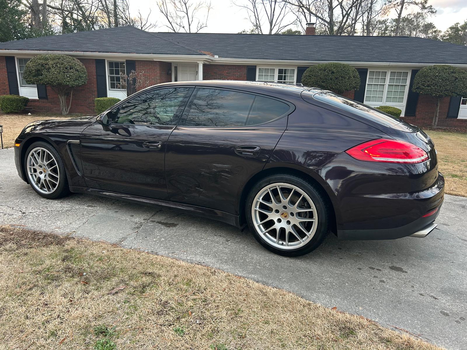 Used 2014 Porsche Panamera image 2