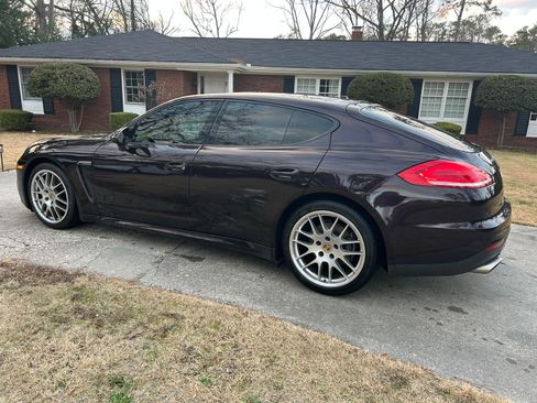 Used 2014 Porsche Panamera image 2