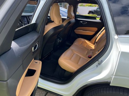 Used 2020 Volvo XC60 T5 Inscription w/ Protection Package Premier AWD/4WD image 5