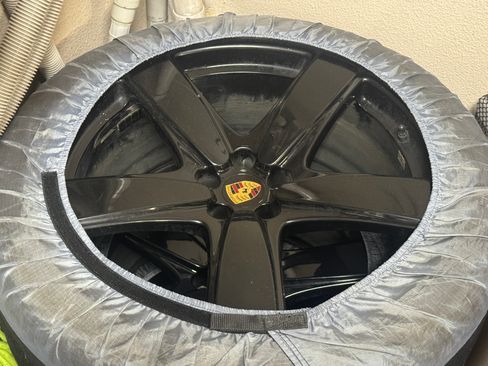 Used 2016 Porsche Macan Turbo image 16