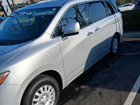 Used 2012 Nissan Quest S FWD image 6