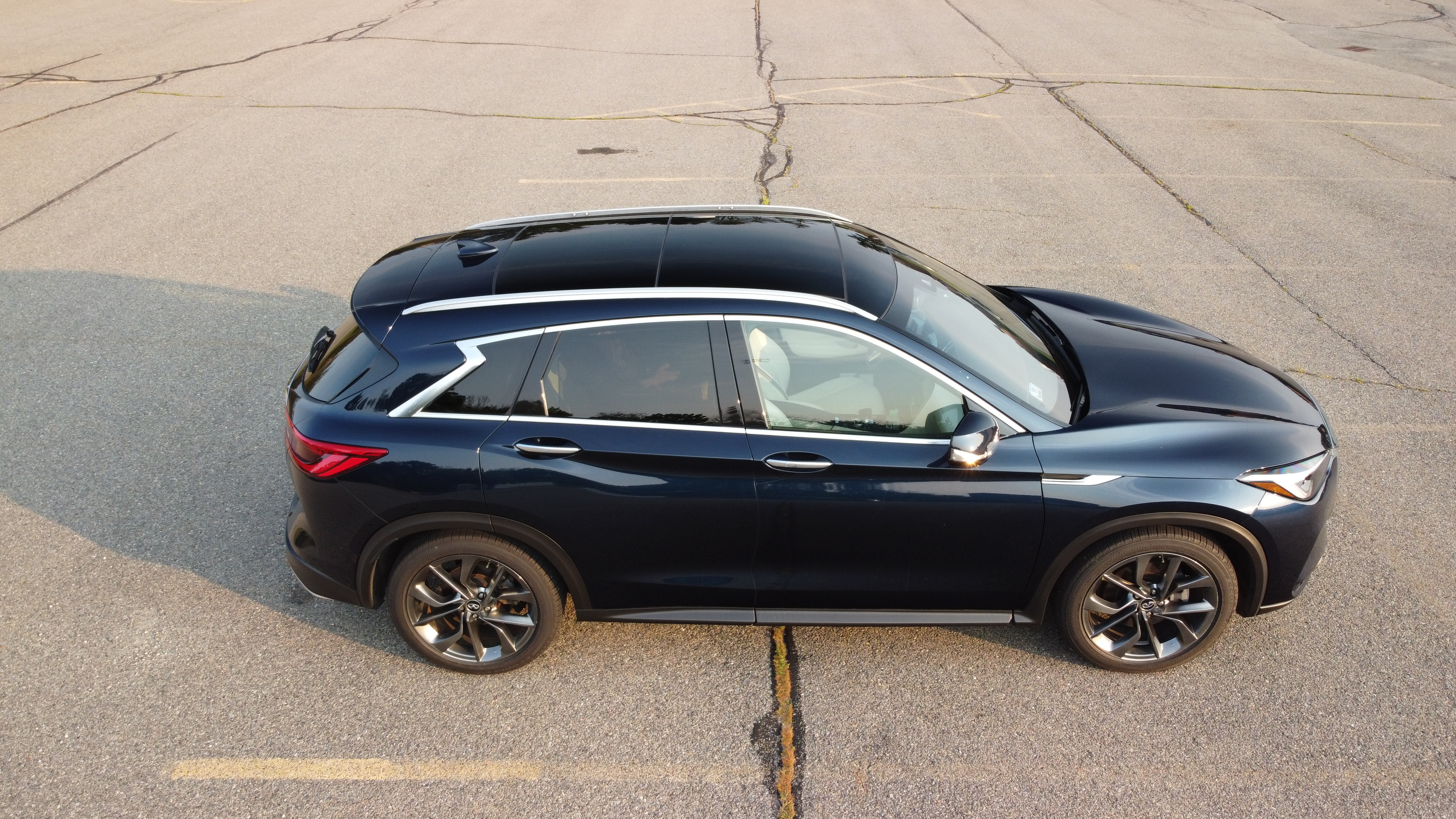 Used 2019 INFINITI QX50 Essential w/ Sensory Package AWD/4WD image 16