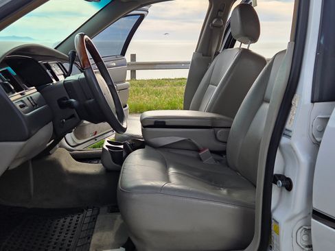 Used 2008 Lincoln Town Car Signature Limited image 14