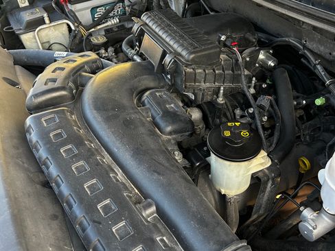 Used 2005 Ford F150 Lariat image 12