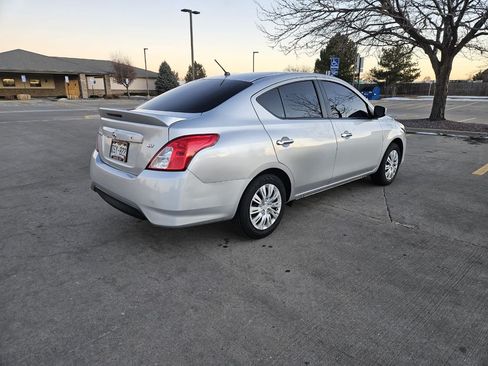 Used 2019 Nissan Versa SV image 11