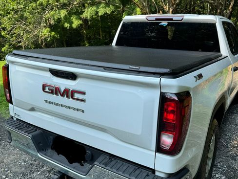 Used 2024 GMC Sierra 1500 Pro w/ Pro Value Package AWD/4WD image 5
