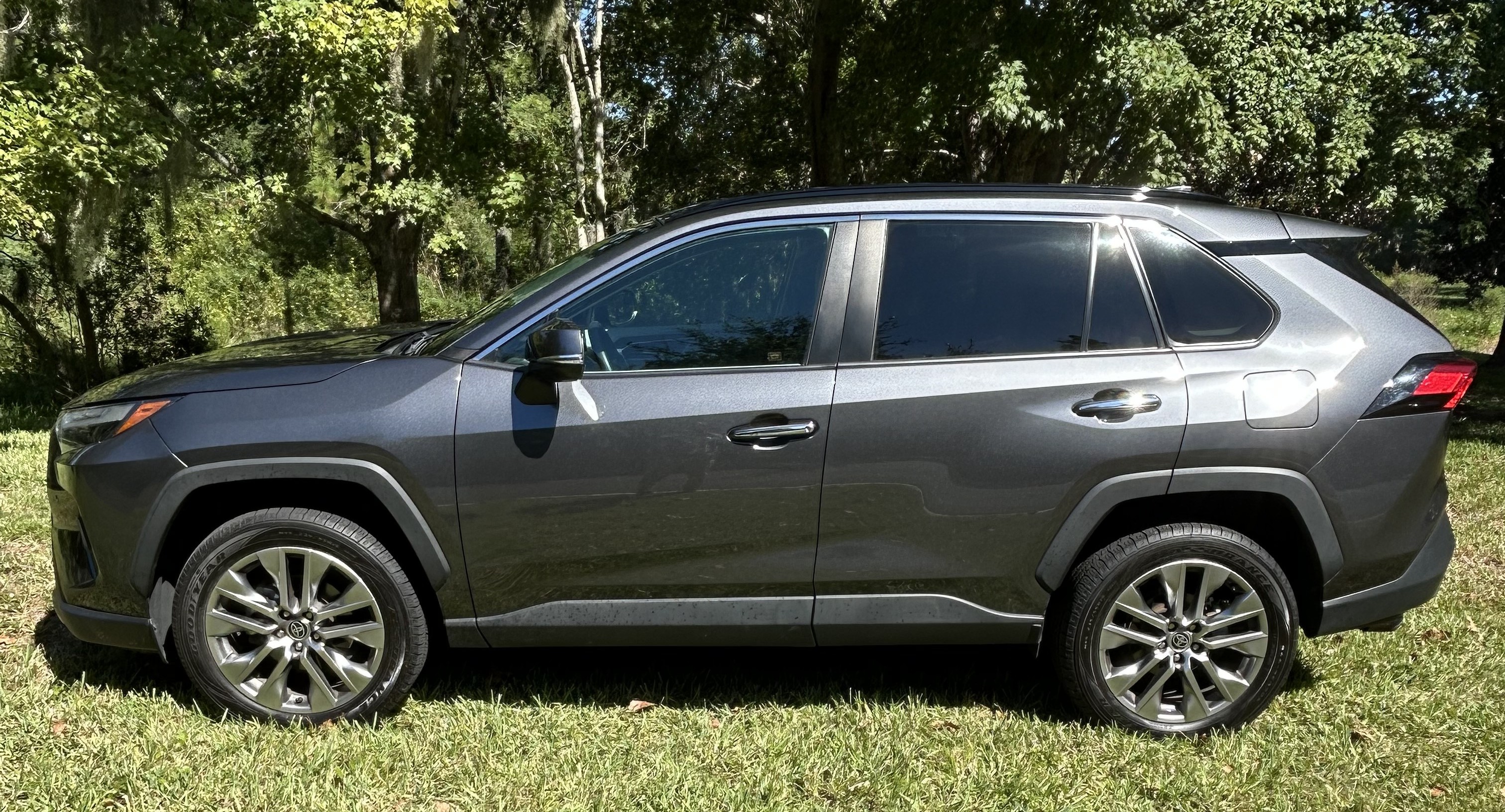 Used 2023 Toyota RAV4 Limited AWD/4WD image 1