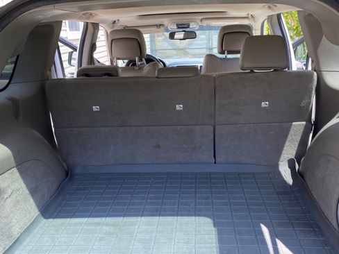 Used 2011 Jeep Grand Cherokee Laredo image 5